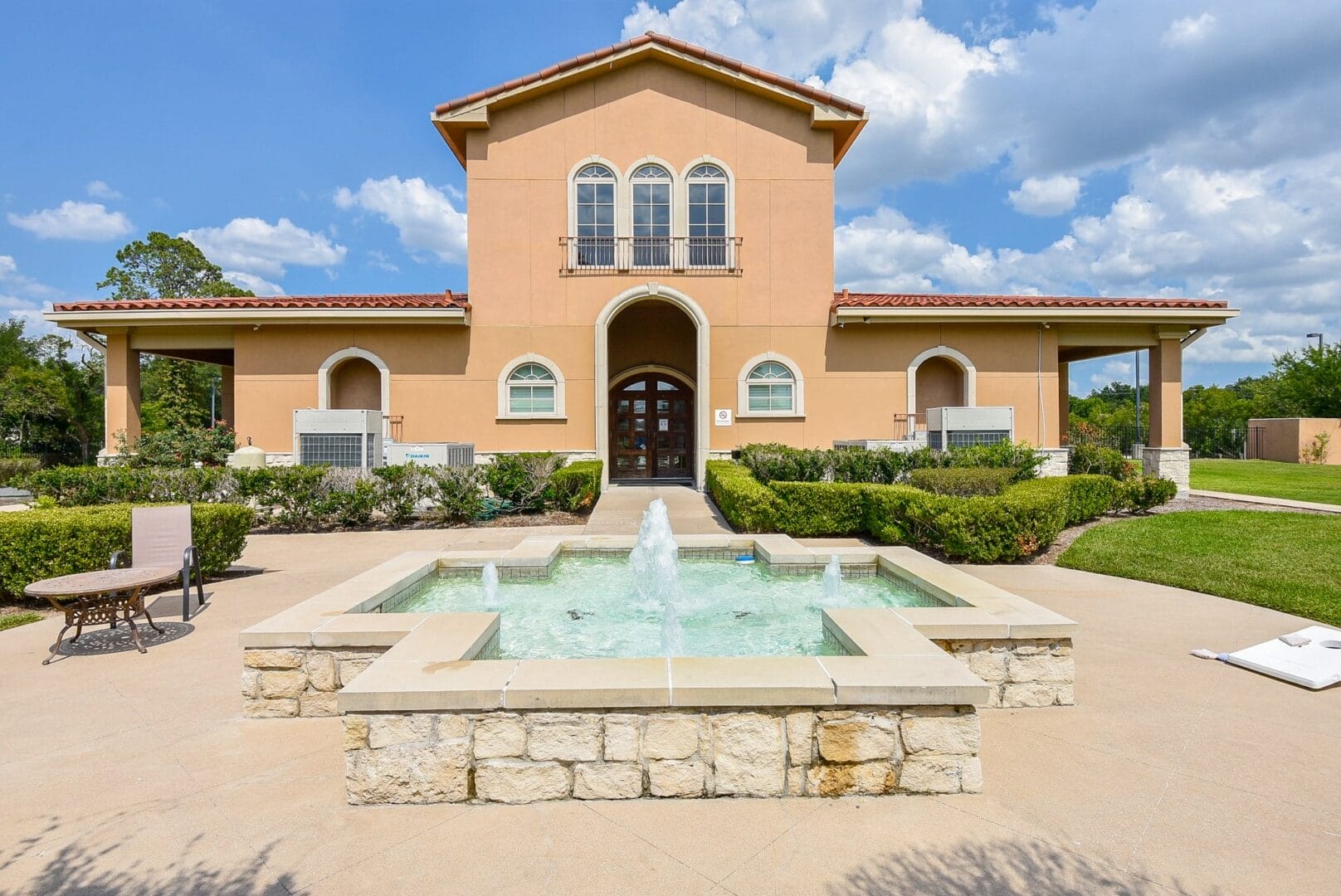 Houston addiction treatment facility with relaxation fountain